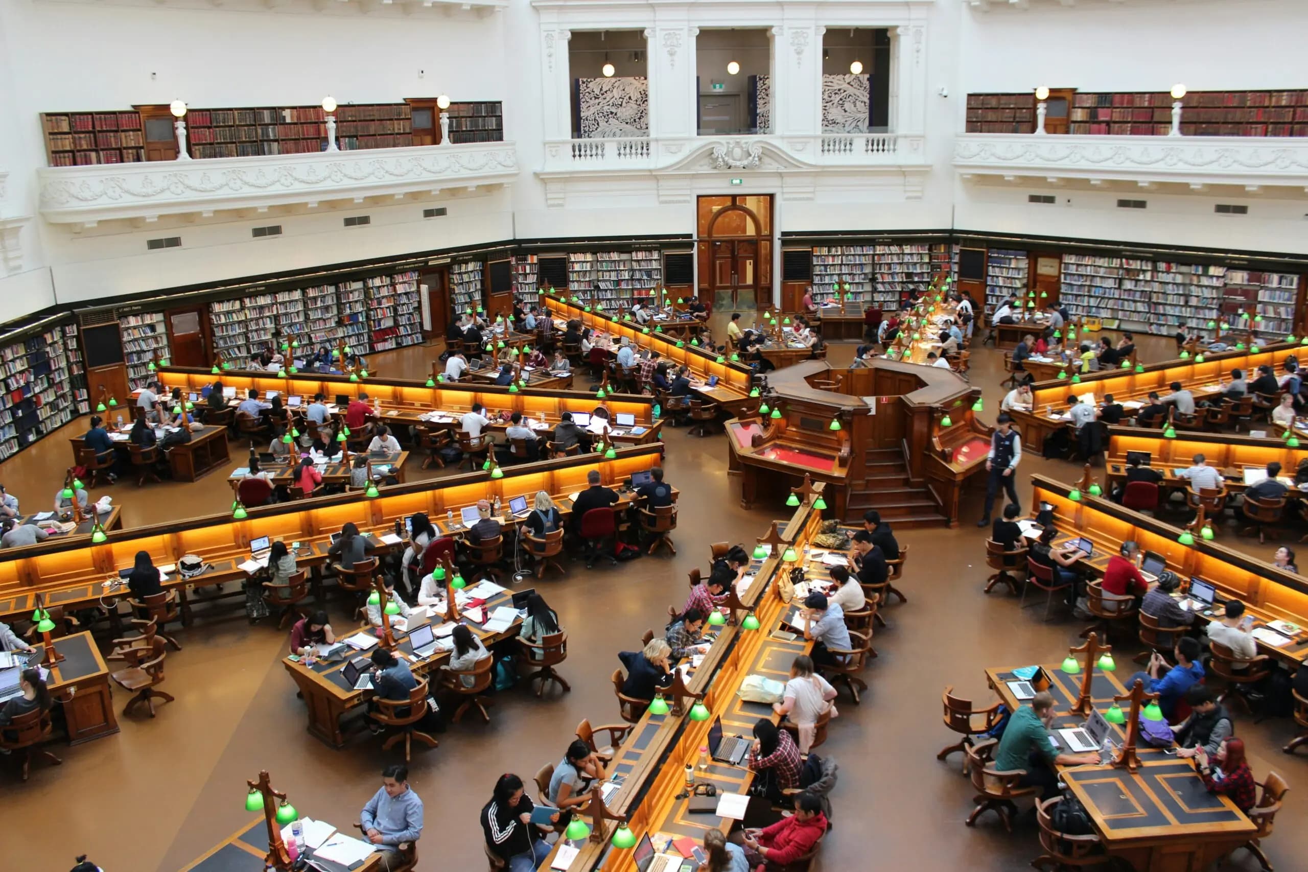 Studentët në klasë